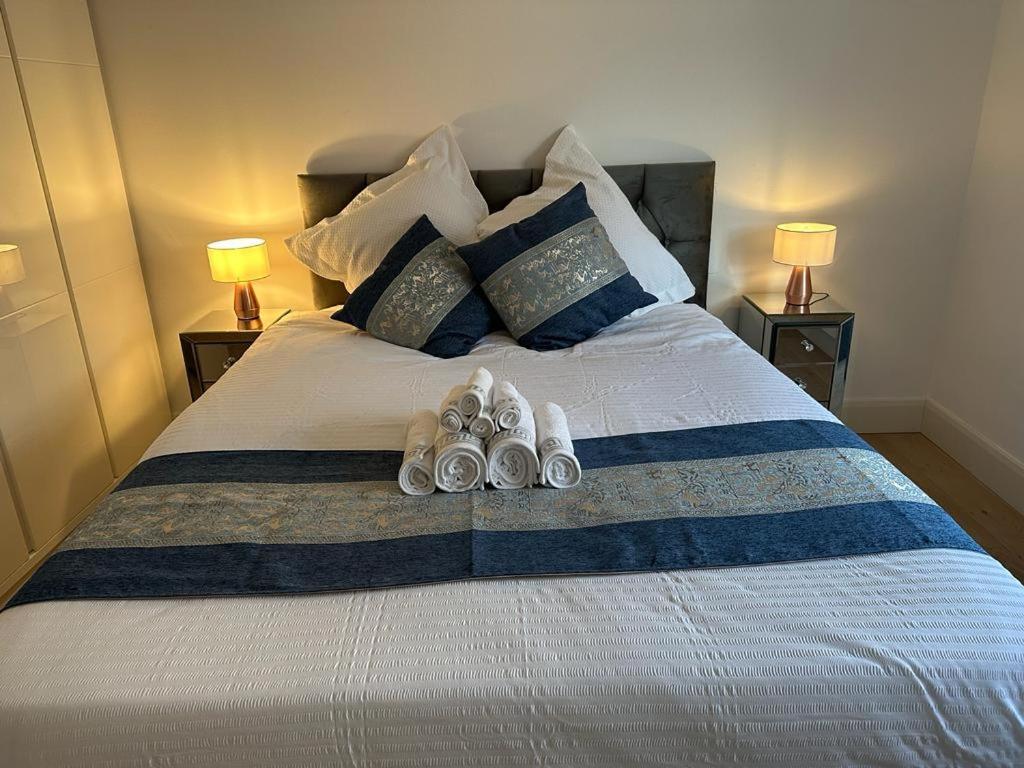 Apartment Charming Chelsea Two Bedroom Next To Kings Road! London